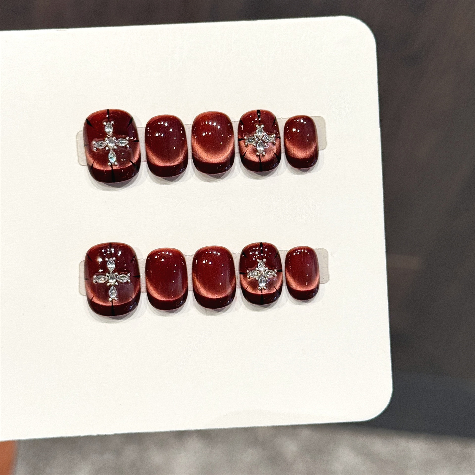 10pcs Wine-red Cat's Eye Press - Nail Art Elegant ulasan dan harga